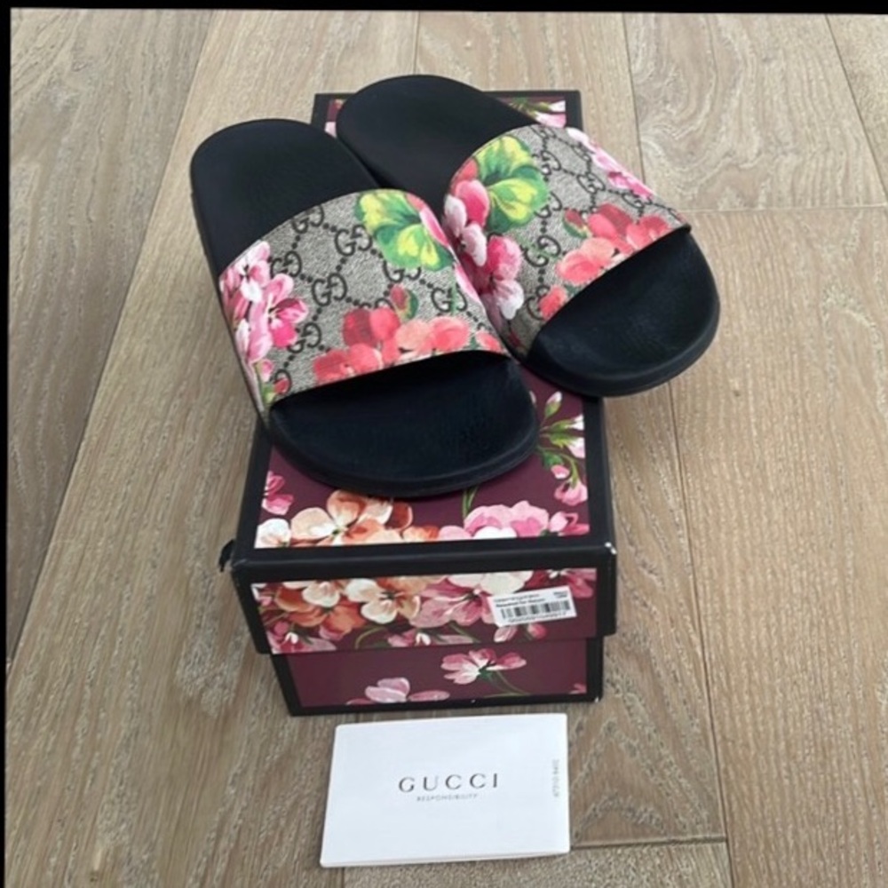 Gucci Floral Slide Sandals , floral box and papers included
